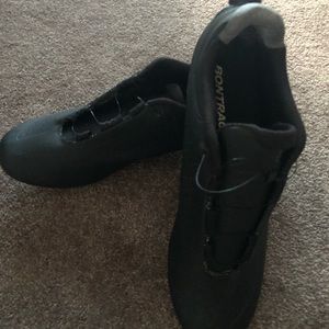 Bontrager Cycling Shoes-Men’s sizing and can be worn by Women.